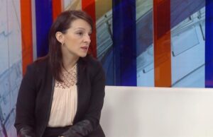 MARINIKA TEPIĆ: Produžen pritvor policajki koja je Mariniki prosledila podatke o Vučićevom kumu!