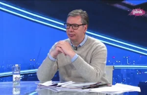 (VIDEO) VUČIĆ SE IZBLAMIRAO: Obukao majicu kojoj se smeje cela Srbija!